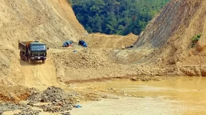 Lợi dụng thực hiện dự án kè chỉnh trị sông A Vương để khai thác vàng sa khoáng?