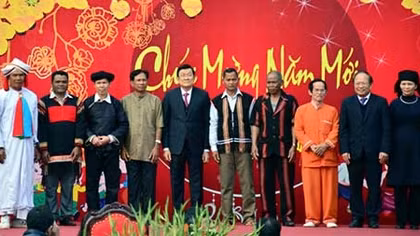 Chủ tịch nước dự và chúc tết trong Ngày hội sắc xuân trên mọi miền Tổ quốc