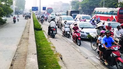 Di dời bến xe Lương Yên: Không thể duy trì mãi một bến xe tạm giữa Thủ đô
