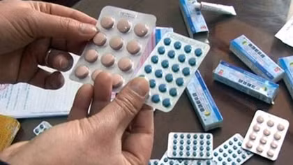 Bán thuốc kích dục rởm tại cửa khẩu Tân Thanh