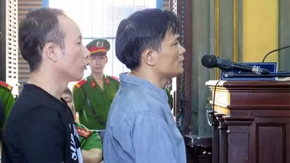 Môi giới bán giúp bạn 18 bánh heroin