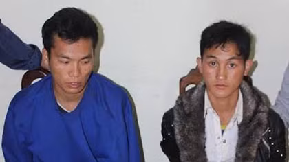  Bị bắt cùng 4 bánh heroin, 2 đối tượng rút dao chống trả