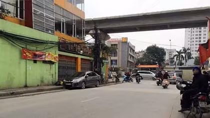Vi phạm Luật giao thông, rút dao đâm Cảnh sát
