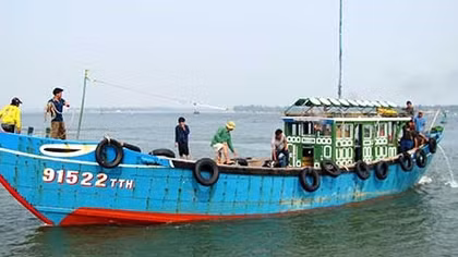 Vươn khơi bám biển ngày giáp Tết