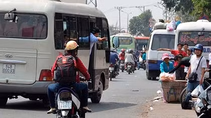 Bát nháo xe dù, bến cóc