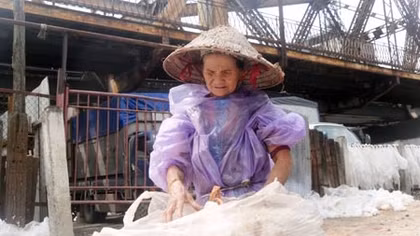 Người đàn bà bị thờ sống 32 năm