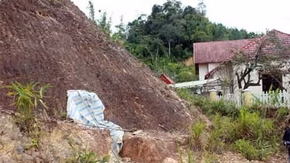 Đề nghị Bí thư huyện Tây Giang lấp bịt hai miệng hầm đã đào