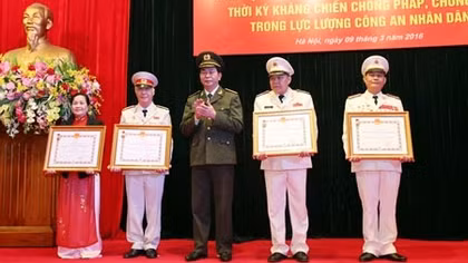Tuyên dương danh hiệu AHLLVT nhân dân thời kỳ kháng chiến chống Pháp, chống Mỹ