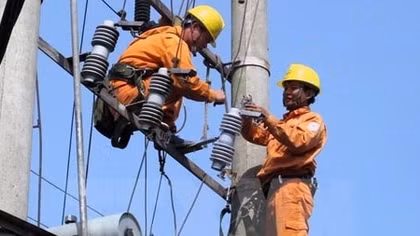  Hơn 10.800 tỷ đồng được đầu tư để đưa điện về vùng sâu và hải đảo
