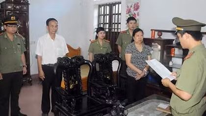 300 ngày lưu lạc vì chiếc "bánh vẽ" nơi xứ người