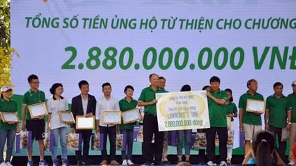 Đi bộ gây quỹ gần 3 tỷ đồng ủng hộ đồng bào nghèo đón Tết