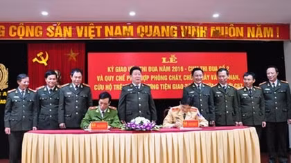 Ký Quy chế phối hợp phòng cháy chữa cháy các phương tiện giao thông