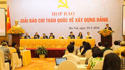 Phát động Giải báo chí “Búa liềm vàng"