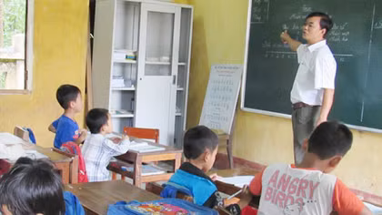 Tấm lòng của một người thầy với trẻ em nghèo Cơtu