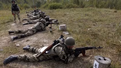 NATO giúp Ukraina thành lập học viện quân sự 