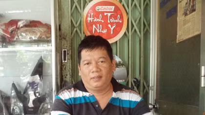 Nghị lực phi thường của ông chủ một quán sửa xe