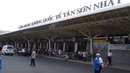 Dịch vụ Cảng hàng không quốc tế Tân Sơn Nhất còn nhiều “sạn”