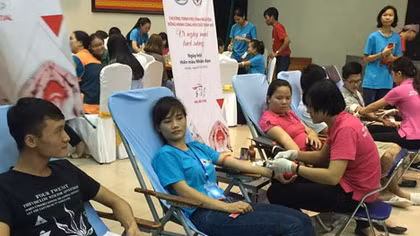 Phát động Chương trình hiến máu, khám chữa bệnh nhân đạo năm 2015