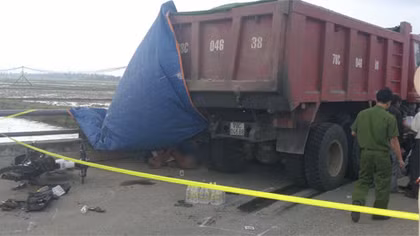  Xe tải tông hai học sinh tử nạn