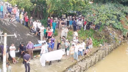 Thanh niên ngáo đá bị tàu hỏa cán chết rơi xuống sông