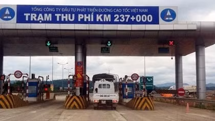 Từ chối phục vụ 19 xe trốn phí cao tốc Nội Bài – Lào Cai