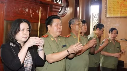 Thứ trưởng Bùi Văn Thành kiểm tra công tác tại Công an TP Cần Thơ
