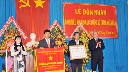 Nhị Quý long trọng đón nhận danh hiệu Anh hùng LLVTND