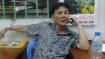 ‘Siêu lừa thiên thạch’ kiếm tiền chơi bạc và nuôi 23 vợ