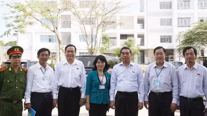 Thường trực Ban Bí thư Lê Hồng Anh tiếp xúc cử tri tại Đại học Cần Thơ