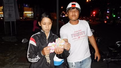 Bắt 'nữ quái' chuyên lừa vé số của người tàn tật