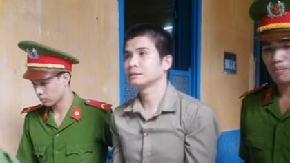 Sát hại cha dượng vì bị dọa đuổi ra khỏi nhà