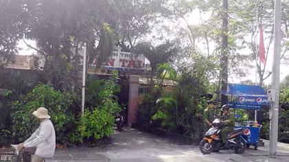Dọn phòng trong nhà nghỉ phát hiện cô gái 20 tuổi tử vong 
