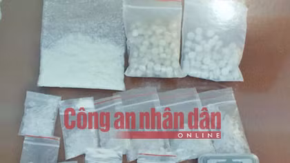 Lên cơn ngáo đá, hắt xăng vào Công an rồi "phi thân" qua hàng chục mái nhà