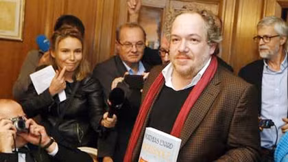 "La bàn" dẫn bước nhà văn Pháp đến với giải thưởng Goncourt 2015