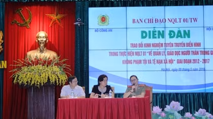 Chia sẻ kinh nghiệm tuyên truyền điển hình về “Quản lý, giáo dục người thân..."