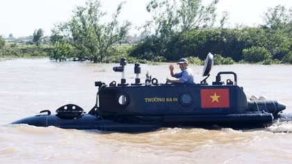 Gặp người chế tạo tàu ngầm Trường Sa