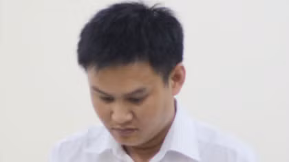 Dùng xe của vợ đi lừa tình, tiền gái trẻ