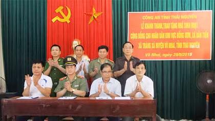 Công an tỉnh Thái Nguyên tặng nhà sinh hoạt cộng đồng