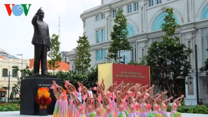 TPHCM khánh thành tượng đài Chủ tịch Hồ Chí Minh