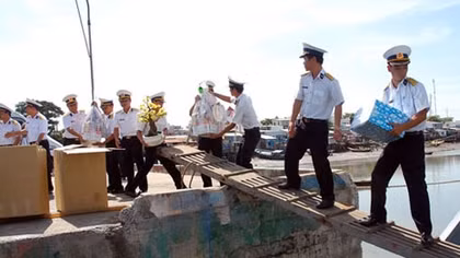 4 tỷ 750 triệu đồng ủng hộ chương trình quà Tết “Xuân về với biển đảo thân yêu”