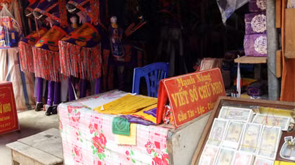 Lãi khủng từ kinh doanh dịch vụ tiền lẻ