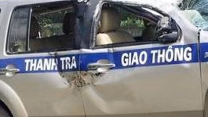 'Vây' Thanh tra giao thông để giải cứu xe vi phạm