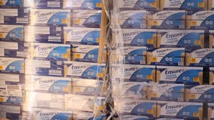 Phát hiện 4 container sữa nhập lậu