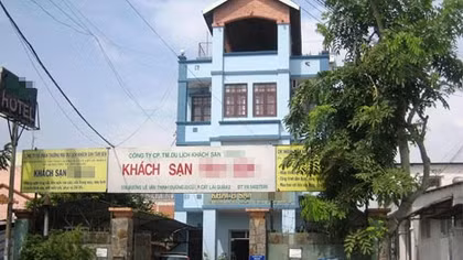 Nữ khách chết trong phòng khách sạn