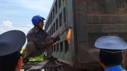 Các doanh nghiệp vận tải Thanh Hóa tự nguyện cắt thùng xe quá khổ