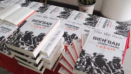 “Biên bản chiến tranh 1-2-3-4.75"sẽ được dịch ra tiếng Anh