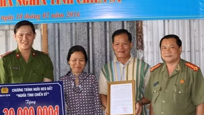 Hỗ trợ kinh phí xây dựng nhà cho CBCS có hoàn cảnh khó khăn