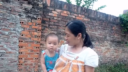 Công nhân thấp thỏm tìm chỗ gửi con