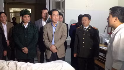 Thăm hỏi các nạn nhân vụ xe bồn cháy ở đèo Thung Khe