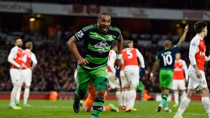Arsenal lại gây thất vọng, Wenger lại xin lỗi